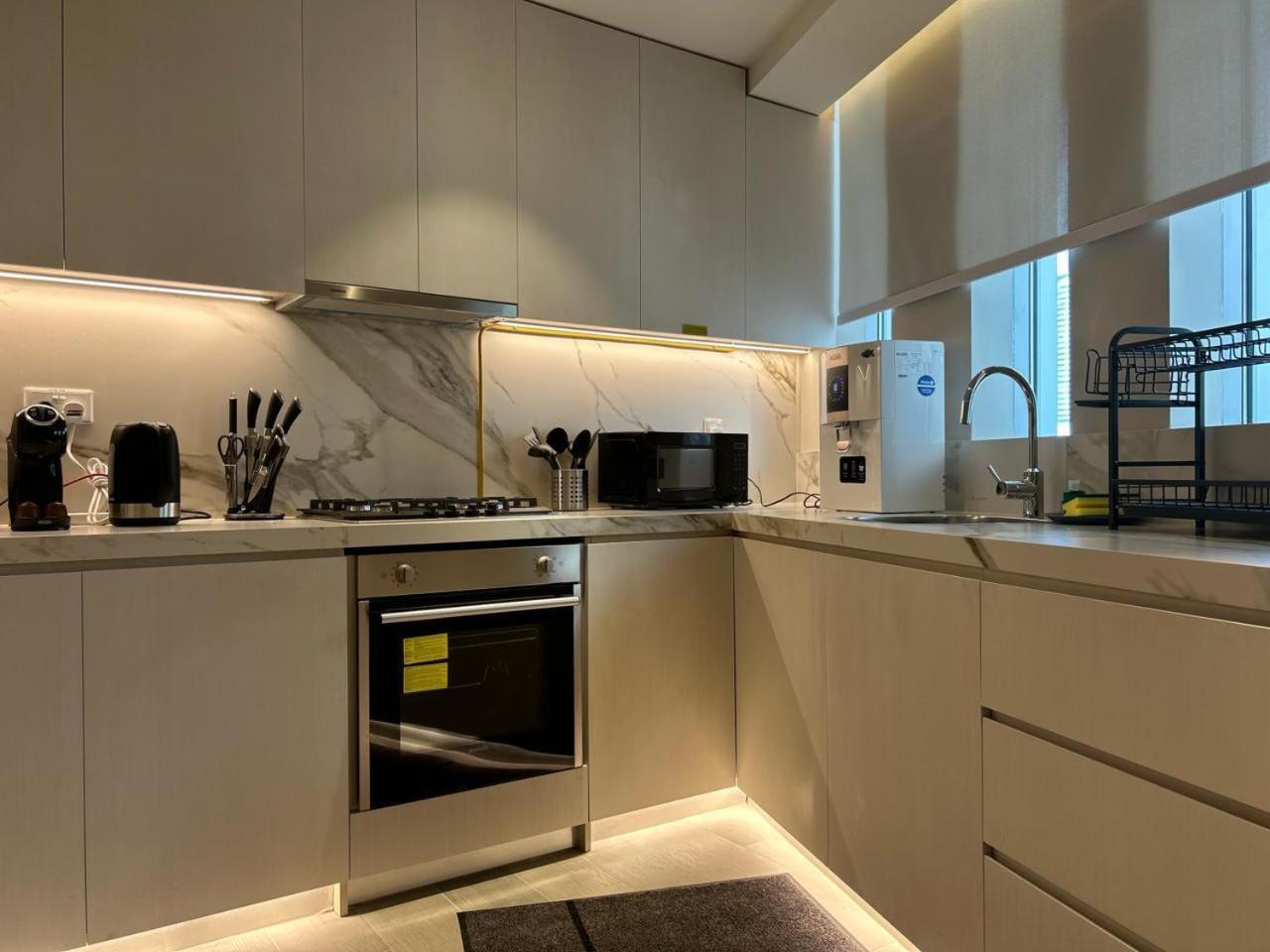 Dubai Marina Walk Gem Modern Apartments With Pool & Gym Access, Steps To Beach & Metro Managed By Sunnyhomes Exterior photo