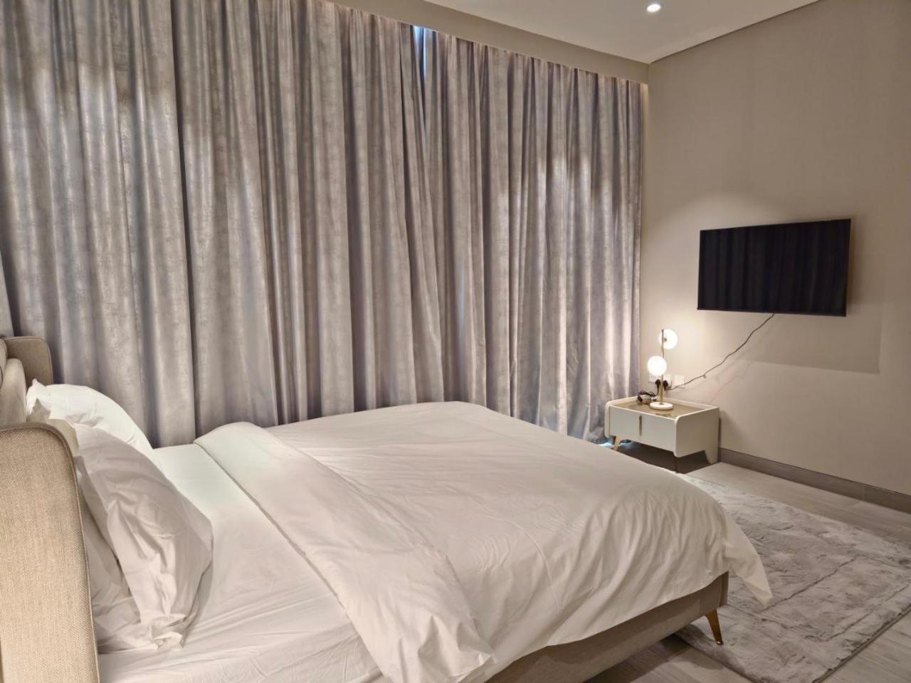 Dubai Marina Walk Gem Modern Apartments With Pool & Gym Access, Steps To Beach & Metro Managed By Sunnyhomes Exterior photo